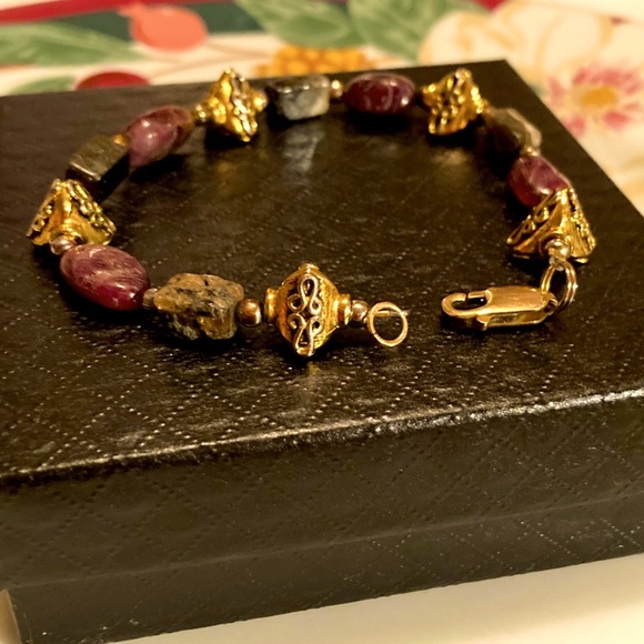 Vintage Natural polished Amethyst bracelet with Vermeil hardware and charms. EUC - Picture 8 of 15